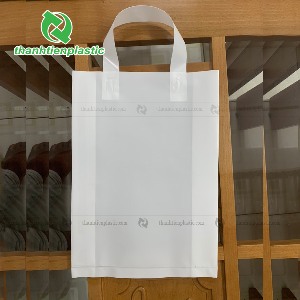 Mẫu túi ép quai màu trắng