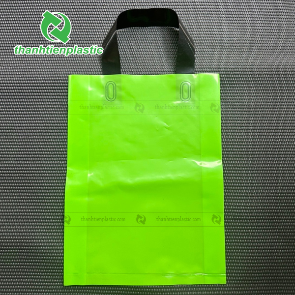 Mẫu túi ép quai PE trơn màu xanh lá