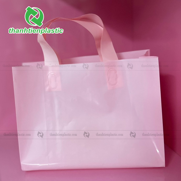 Mẫu túi ép quai vuông màu hồng
