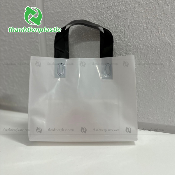 Mẫu túi ép quai vuông màu trắng quai đen
