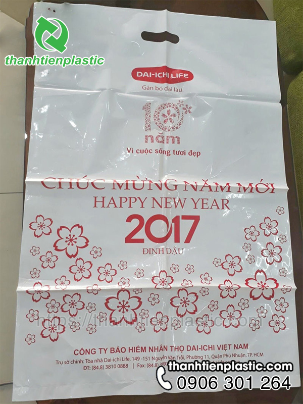 Mẫu túi nilon hột xoài đựng lịch tết màu trắng